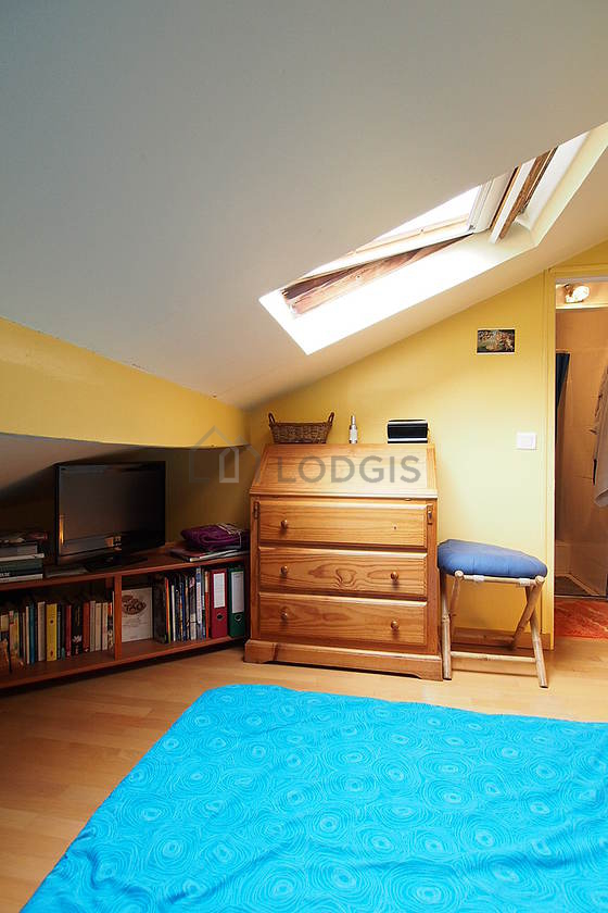 Chambre calme pour 2 personnes équipée de 1 futon(s) de 180cm