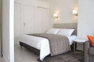 Invalides Paris 7° studio with alcove