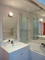 Apartment Paris 6° - Bathroom