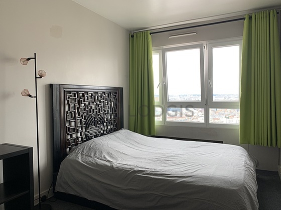 Bedroom with the carpeting floor