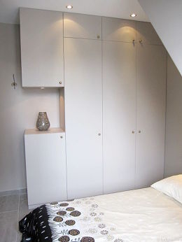Bedroom with tilefloor