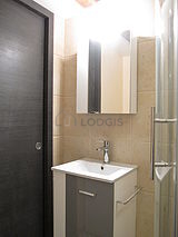 Apartment Paris 10° - Bathroom