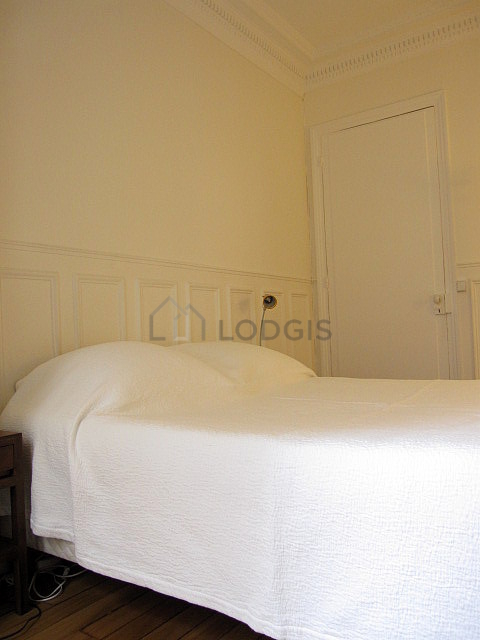 Very quiet bedroom for 2 persons equipped with 1 bed(s) of 140cm
