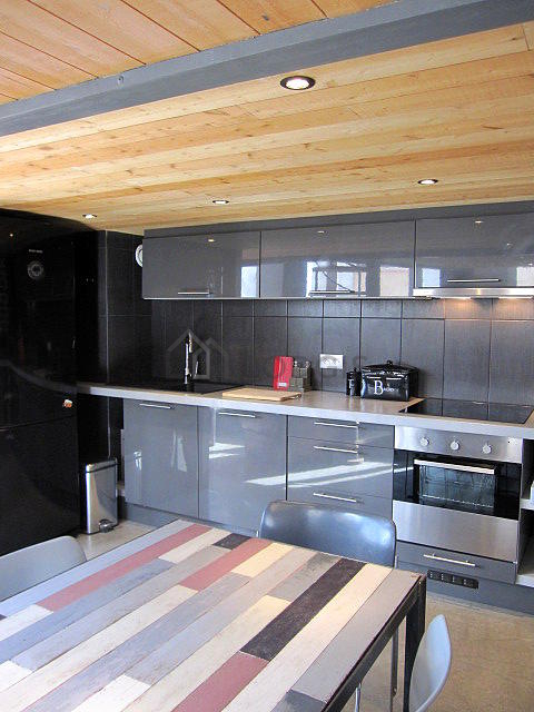 Great kitchen with concrete floor
