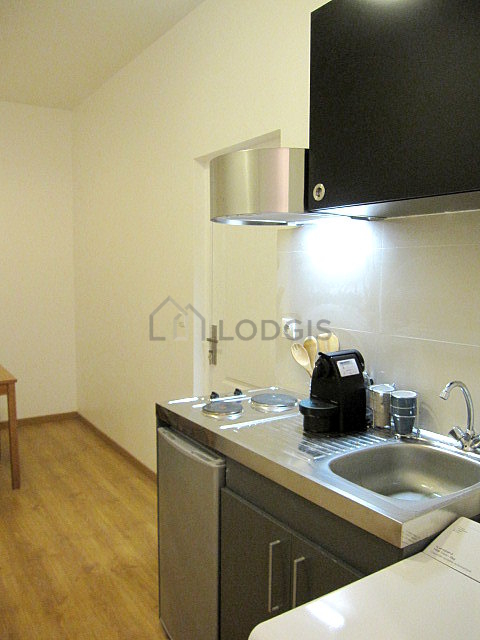 Kitchen where you can have dinner for 4 person(s) equipped with washing machine, refrigerator, freezer, extractor hood