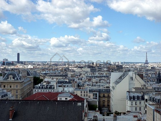 Terrasse calme et lumineuse