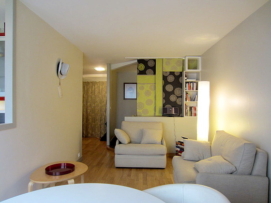 Séjour équipé de 1 canapé(s) lit(s) de 80cm, télé, chaine hifi, 2 fauteuil(s)