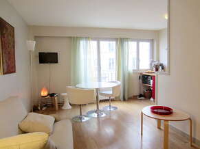 Studio meublé avec alcôve n°11514342 32 m² Commerce 1 575 € /mois 1 305 € /mois Disponible à partir du 15-02-2027 Paris 15°