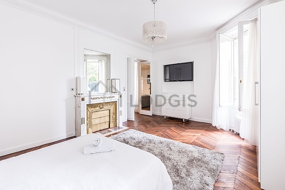 Bedroom for 2 persons equipped with 1 bed(s) of 160cm