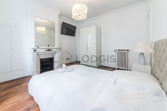 Very quiet bedroom for 2 persons equipped with 1 bed(s) of 160cm