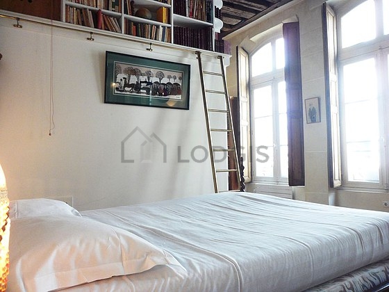 Quiet bedroom for 2 persons equipped with 1 bed(s) of 140cm