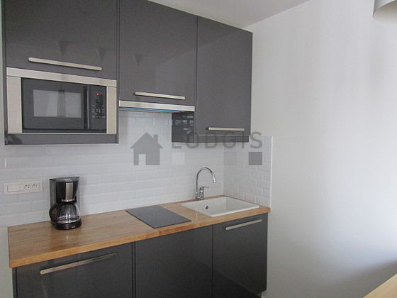 Beautiful kitchen of 6m² with tile floor