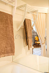 Appartement Paris 1° - Salle de bain