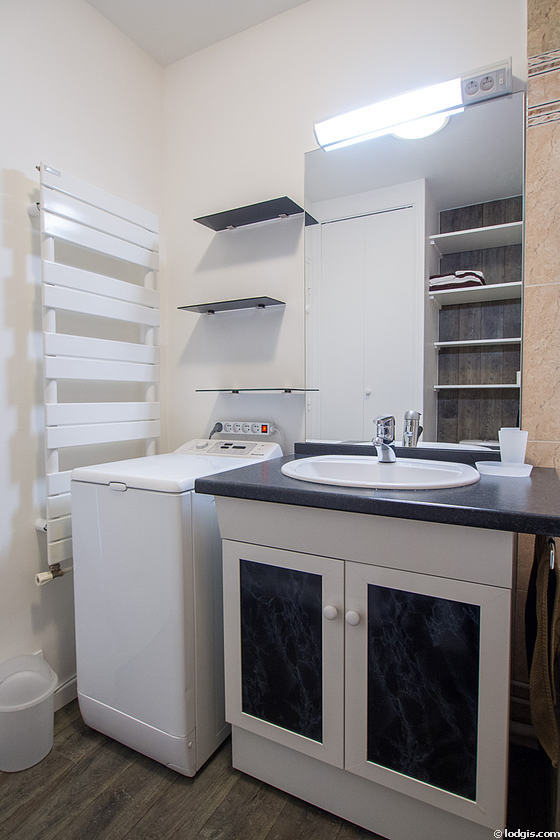 Beautiful and bright bathroom with linoleum floor