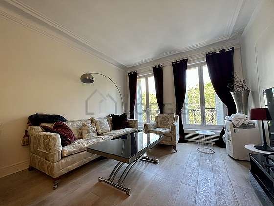 Very quiet living room furnished with 1 sofabed(s) of 140cm, air conditioning, tv, 2 armchair(s)
