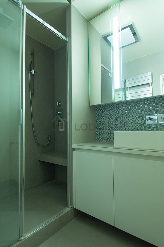Beautiful bathroom with tile floor