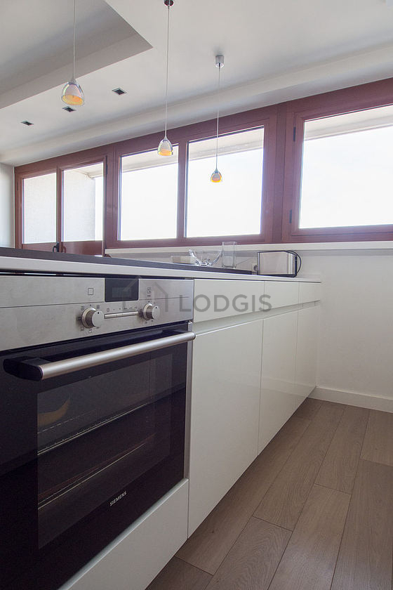 Beautiful kitchen of 5m² with wooden floor