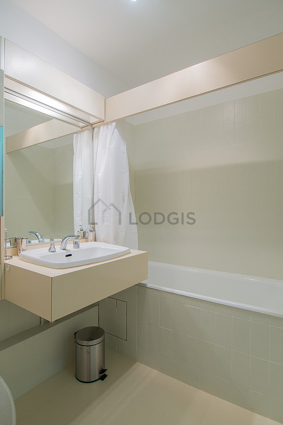 Beautiful and bright bathroom with tile floor
