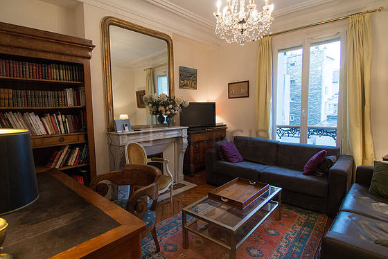 Séjour équipé de télé, lecteur de dvd, 1 chaise(s)