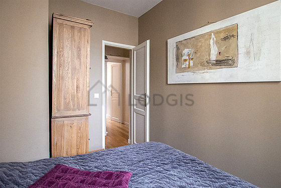 Quiet bedroom for 2 persons equipped with 1 bed(s) of 160cm