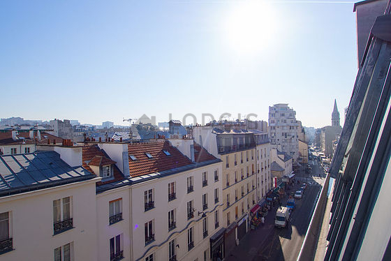 Séjour calme et très lumineux d'un appartement à Paris
