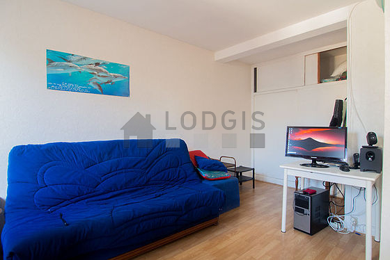 Living room furnished with 2 sofabed(s) of 80cm, 1 sofabed(s) of 140cm, tv