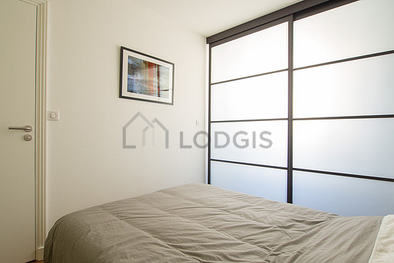 Very quiet bedroom for 2 persons equipped with 1 bed(s) of 140cm