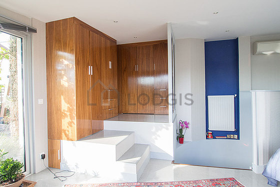 Very quiet bedroom for 2 persons equipped with 1 bed(s) of 180cm