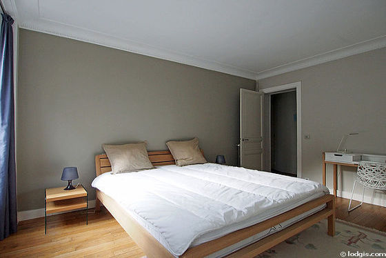 Bedroom for 2 persons equipped with 1 bed(s) of 180cm