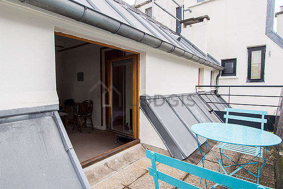 Balcony equipped with dining table, 2 chair(s)