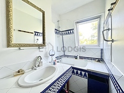 Apartment Paris 18° - Bathroom