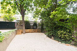 House Courbevoie - Yard