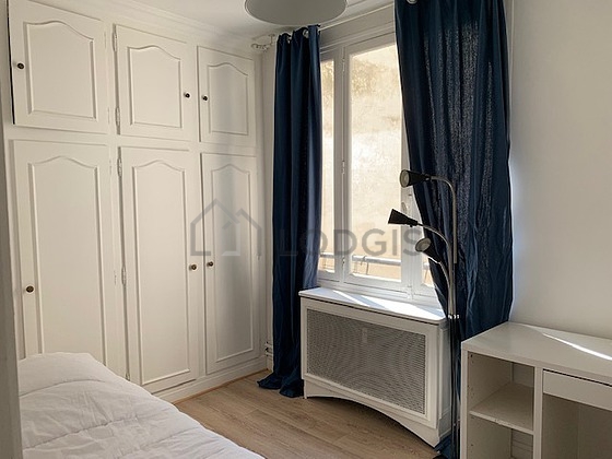 Chambre très calme pour 1 personnes équipée de 1 lit(s) de 80cm