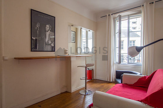 Séjour calme équipé de télé, 1 fauteuil(s), 1 chaise(s)