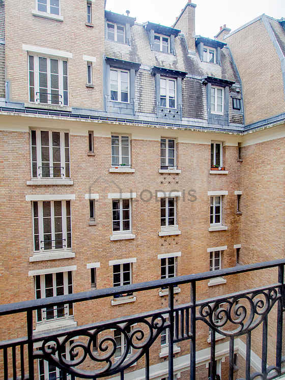 Beau séjour très calme et lumineux d'un appartement à Paris