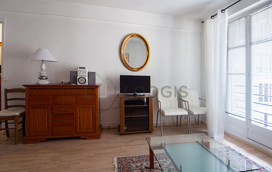 Beau séjour très calme et lumineux d'un appartement à Paris