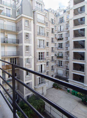Quiet and bright balcony with concretefloor