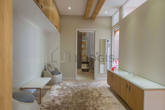 Very quiet and bright alcove equipped with cupboard