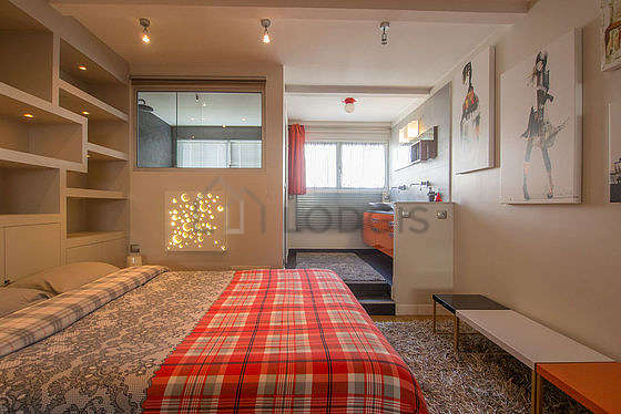 Very quiet bedroom for 2 persons equipped with 1 bed(s) of 180cm