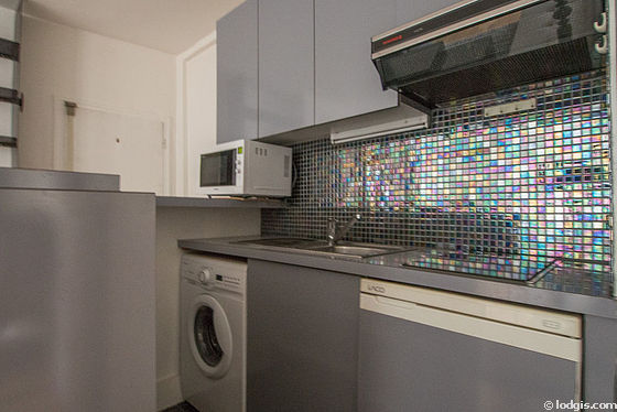 Beautiful kitchen of 2m² with tile floor