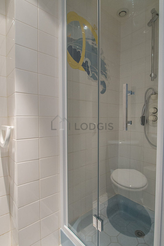 Beautiful bathroom with tile floor