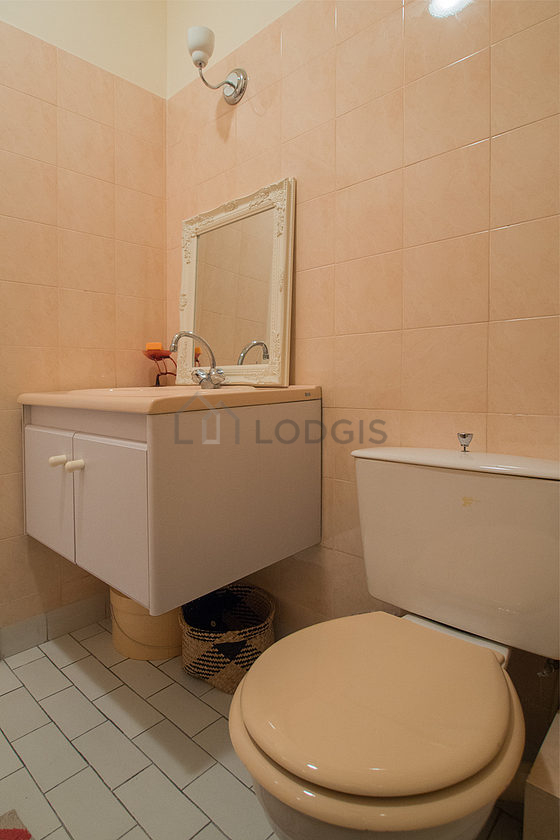 Beautiful bathroom with tile floor