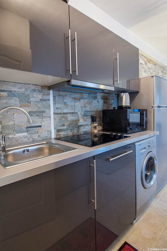 Great kitchen with tile floor