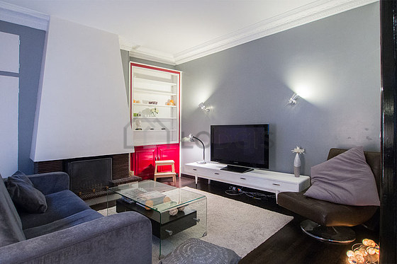 Very quiet living room furnished with 1 sofabed(s) of 140cm, tv, 1 armchair(s), 4 chair(s)