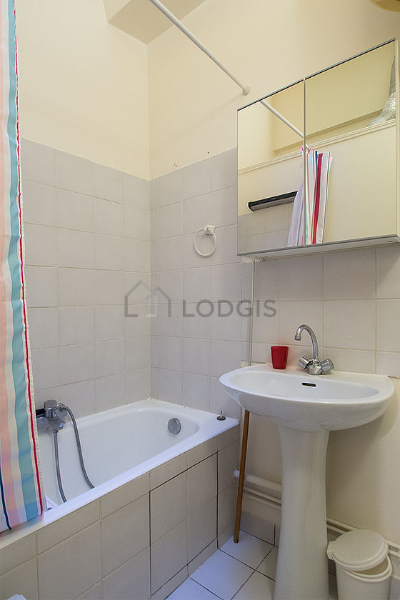 Beautiful bathroom with tile floor