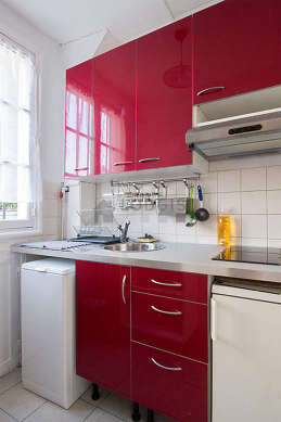 Bright kitchen with windows facing the courtyard