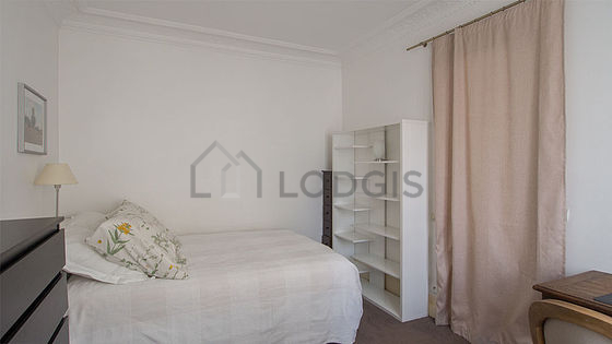 Chambre donnant sur cour
