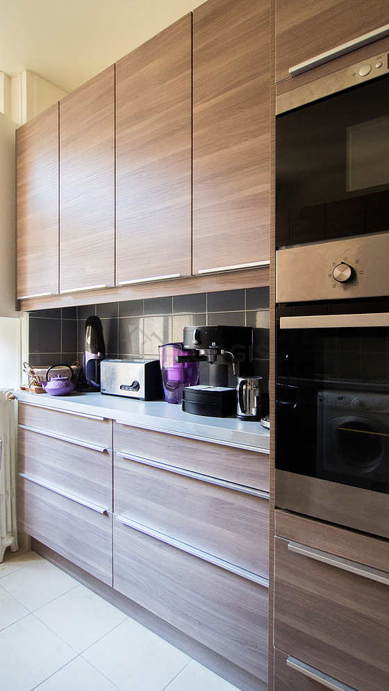 Cuisine dînatoire pour 3 personne(s) équipée de lave linge, réfrigerateur, hotte, vaisselle
