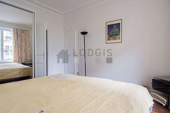 Very quiet bedroom for 2 persons equipped with 1 bed(s) of 140cm