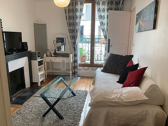 Living room furnished with dining table, 4 chair(s)